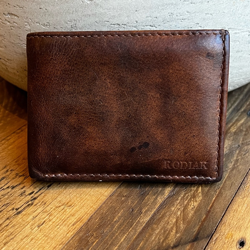 Kodiak Leather Bifold Wallet – Gently Used. Card Holder